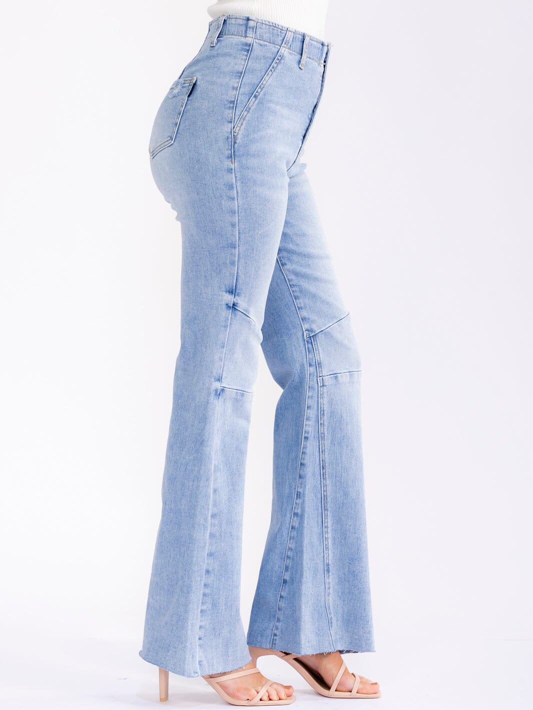 WOMEN'S BUTTON CLOSURE ELASTIC WAIST POCKETS BELL LEG STRETCH DENIM PANTS