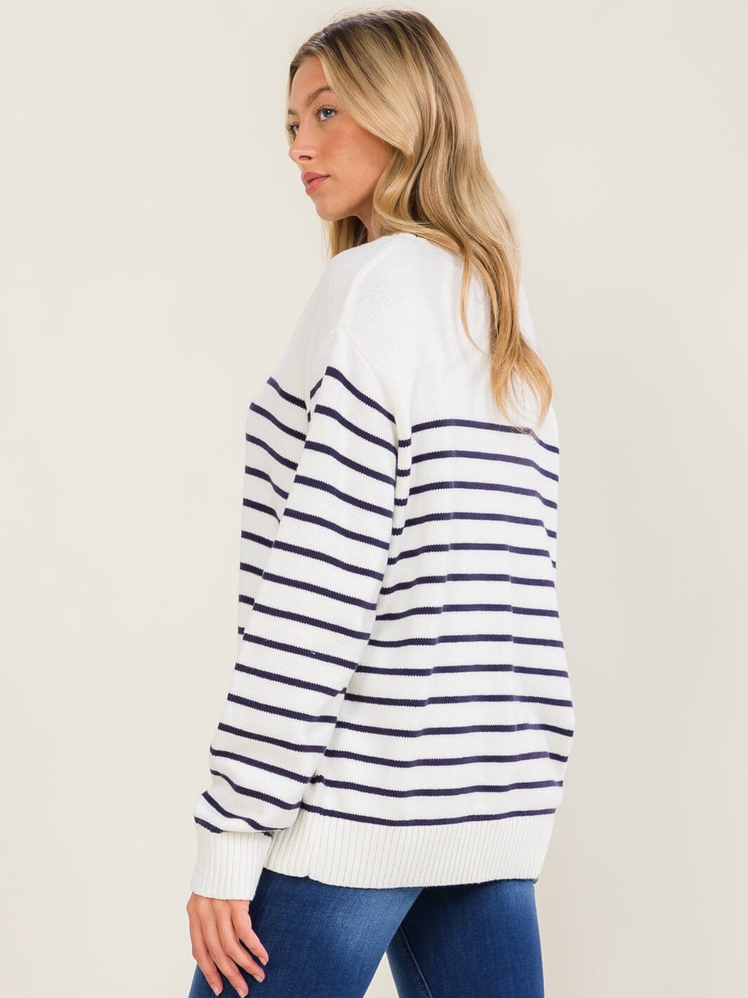 Women's long sleeve colorblock striped pullover sweater - Cream/Navy